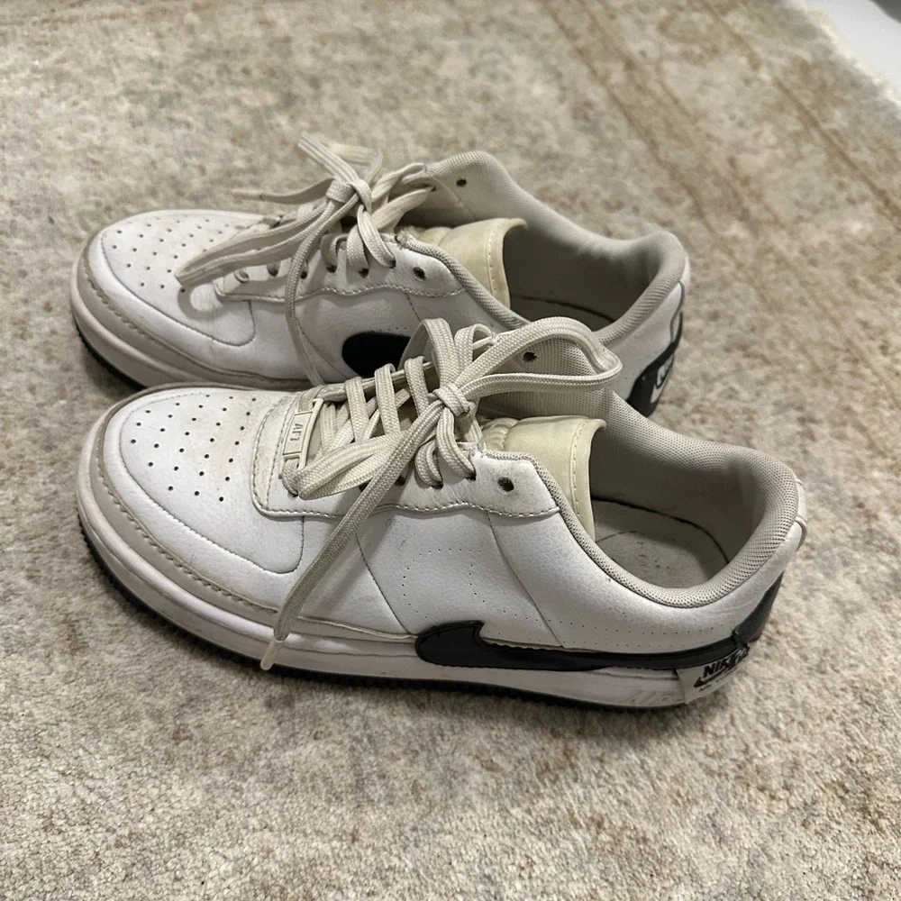 Nike Low-Top Leather Sneakers - White & Black - Picture 4 of 7